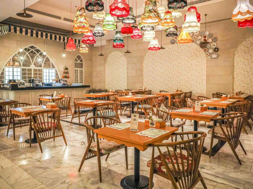 best restaurants in Khobar, Top Pakistani restaurants in Al Khobar, Bikki Restaurant, largest restaurant in the world, fine dining in Khobar, outdoor restaurants in Khobar.